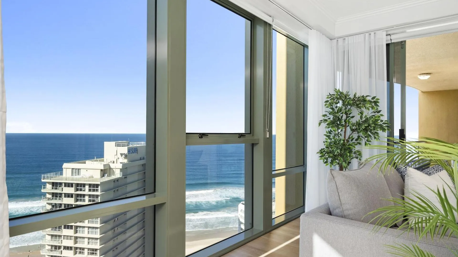 Daire Prime Views From 4 Bedroom Newly Renovated Ocean Unit At Sun City - Q Stay Gold Coast Avustralya
